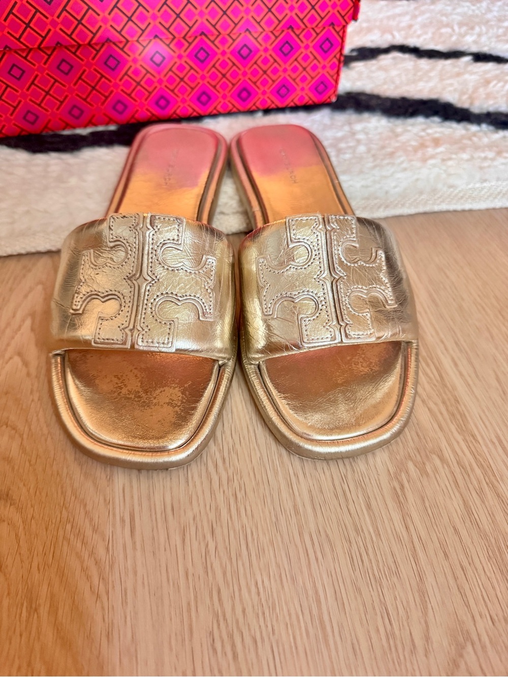 Tory Burch Metallic Gold Slides - Picture 5 of 6